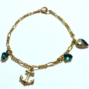 Vintage Gold Tone Charm Bracelet Figaro Chain Emerald Green Hearts Gold Anchor